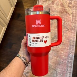 Brand new Stanley Valentine’s Day Target Red Limited Edition H20 40oz quencher